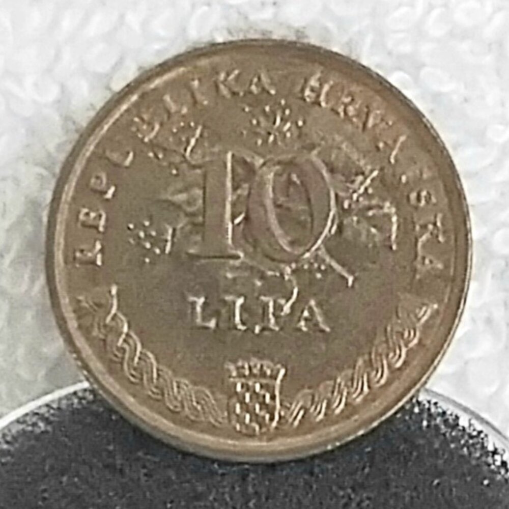 Circulated 1993 Croatia 10 Lipa Duhan Coin made of Brass Plated Steel!!